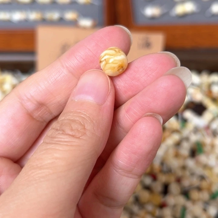 蜜蜡未镶嵌裸石9mm一个