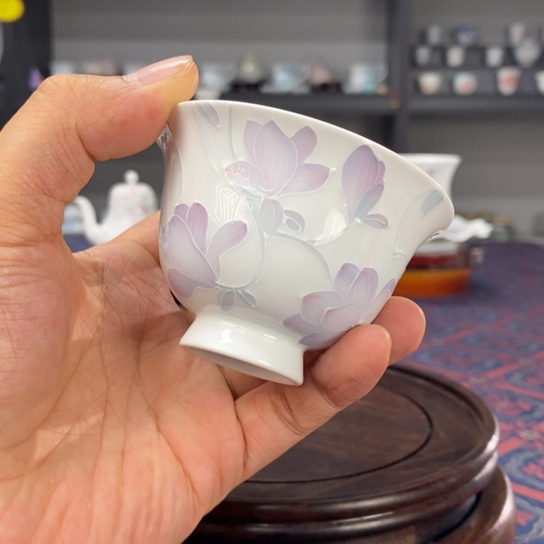 玉兰花釉下品茗杯