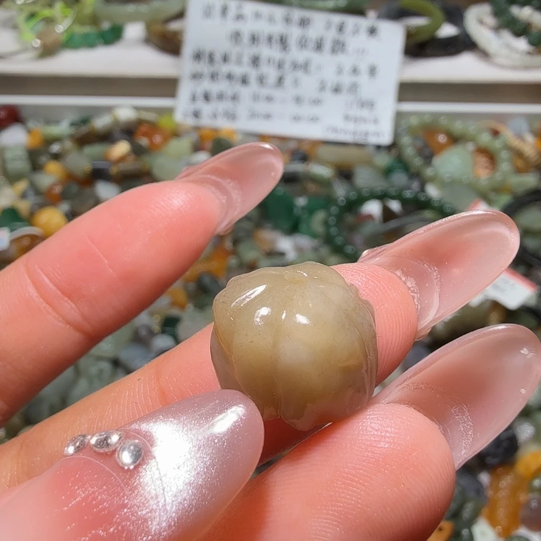 和田玉未镶嵌珠宝奇石