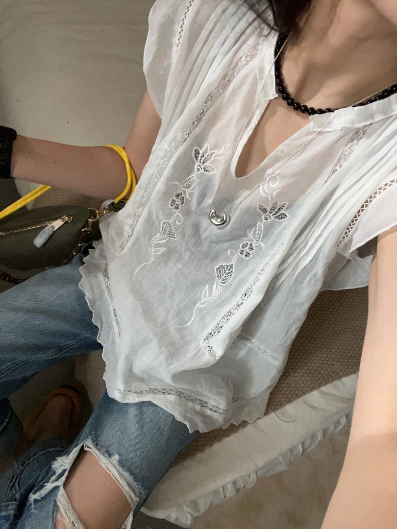 【Miss 程】东大门新品V领花边镂空背心