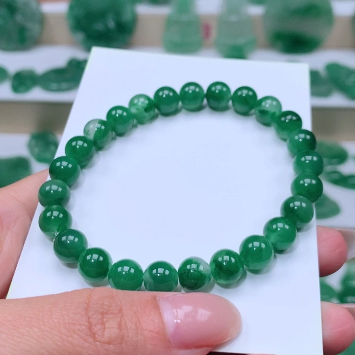 颈饰未镶嵌石英质玉