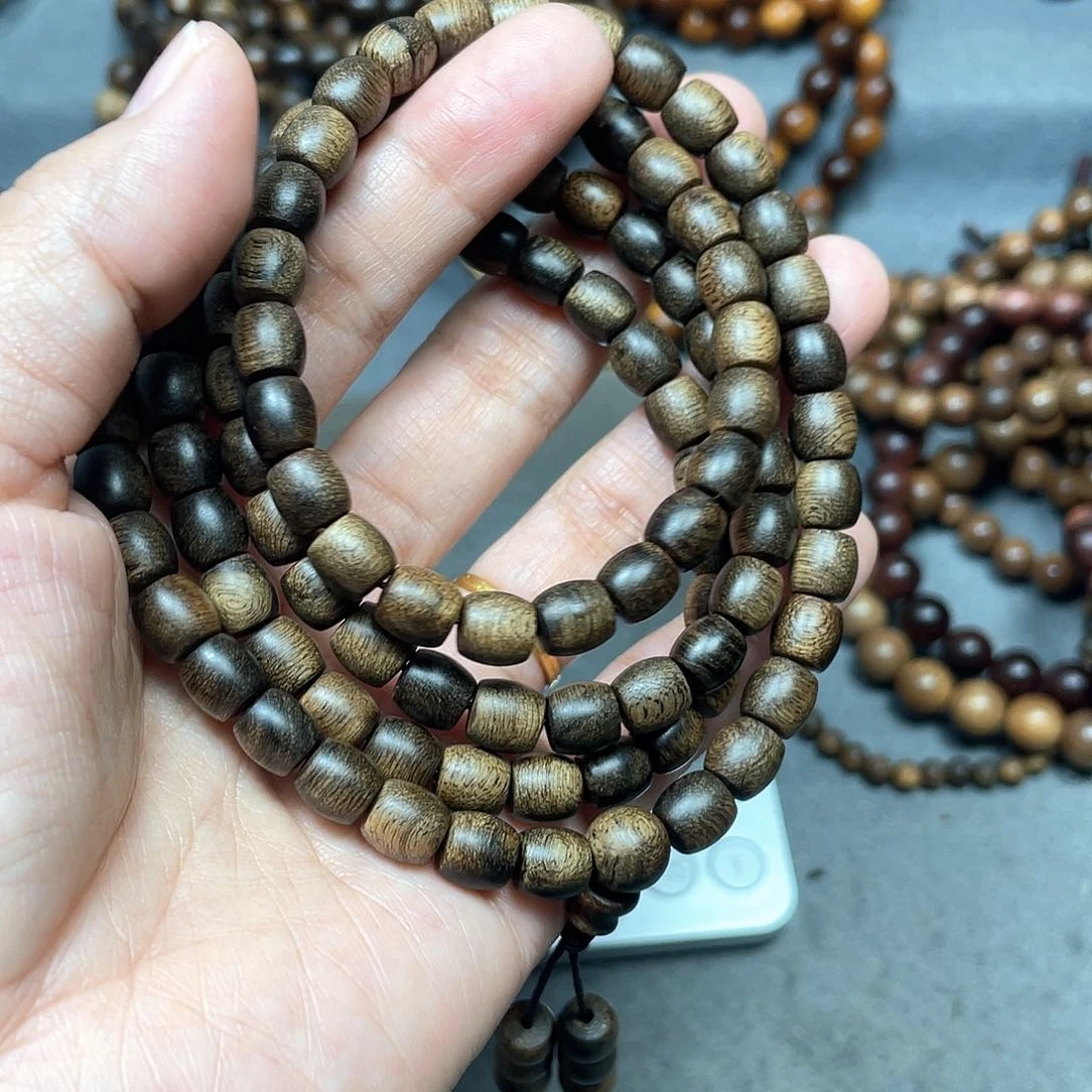 沉香手串白棋瘤疤0.7