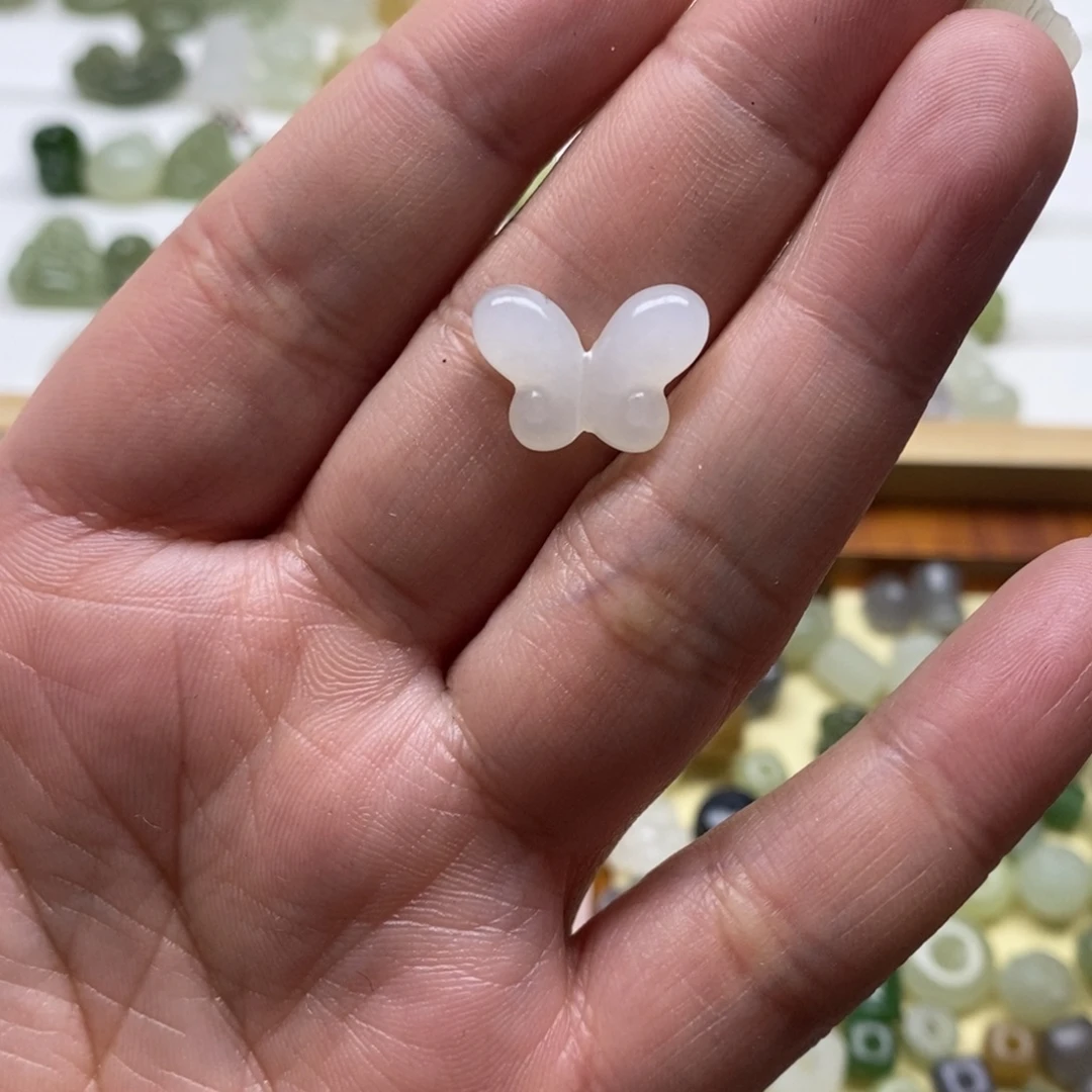 M****和田玉未镶嵌颈饰