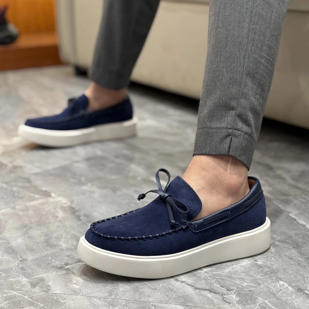 2025春夏新款时尚百搭潮流轻奢高端软底舒适休闲男鞋（偏大一码）
