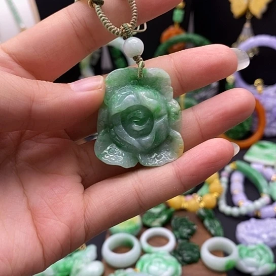 翡翠未镶嵌颈饰翡翠吊坠