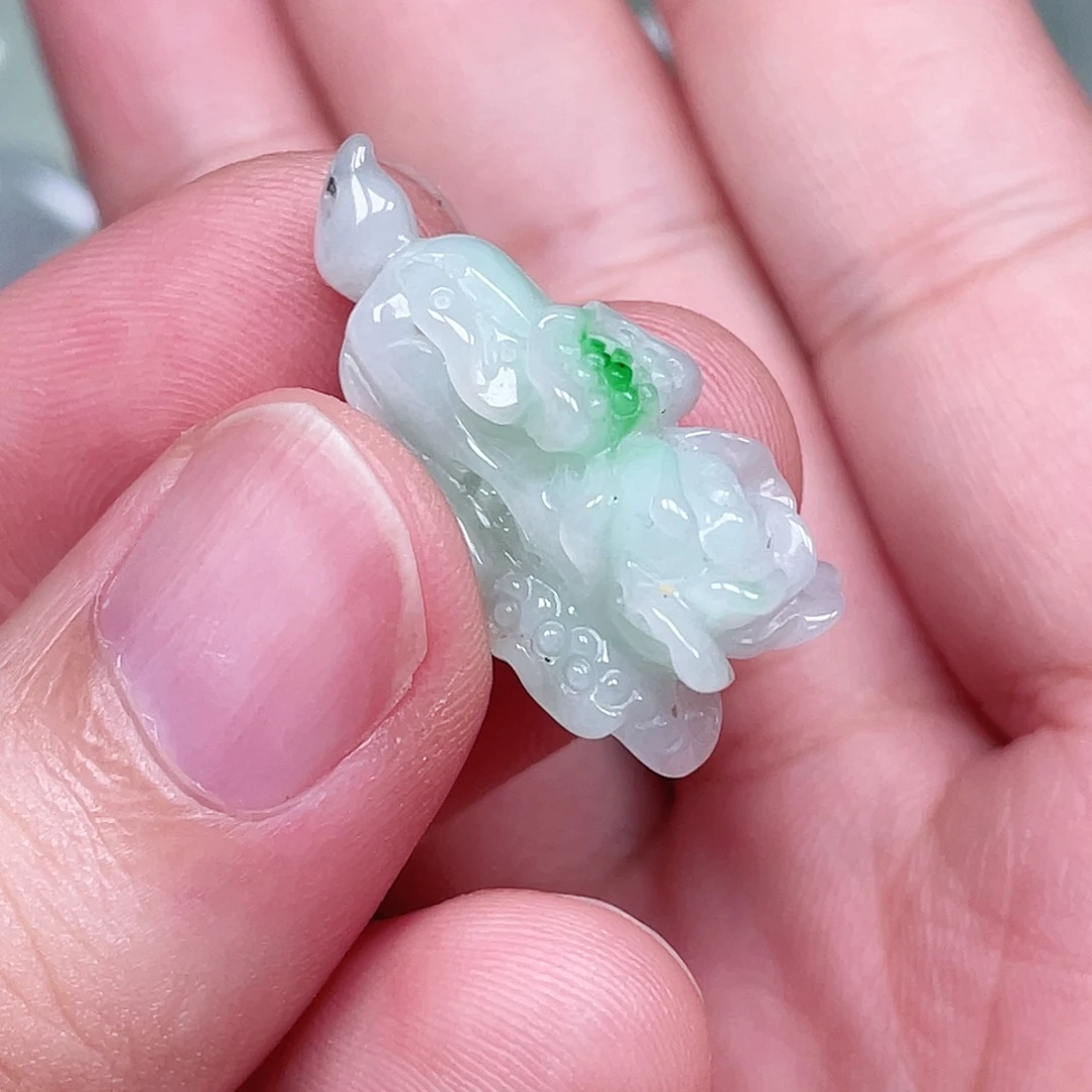 翡翠未镶嵌颈饰白菜