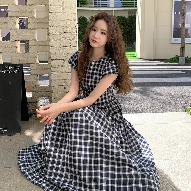 浪漫复古温柔风收腰格子连衣裙女2025夏季超好看法式气质高腰长裙