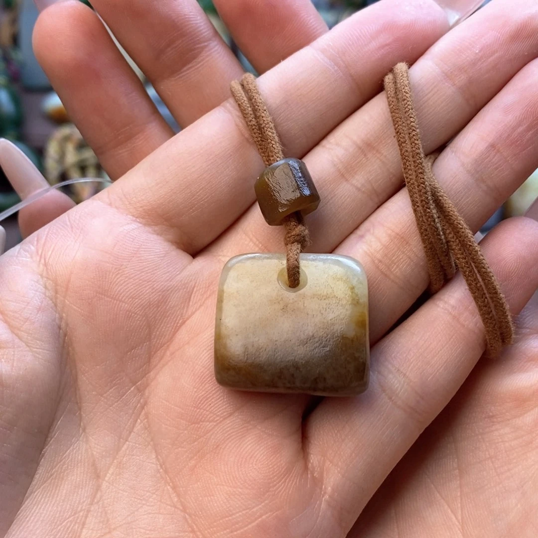 和田玉颈饰未镶嵌