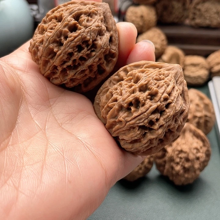 文玩核桃吊坠腾**业水龙纹