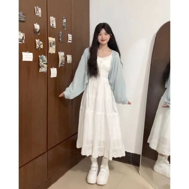 法式甜美温柔风白色拼接蕾丝吊带连衣裙+蓝色薄款防晒开衫两件套