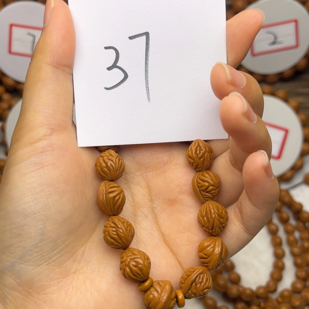 吊坠桃核龙纹桃核手持小金豆肚卡11左右