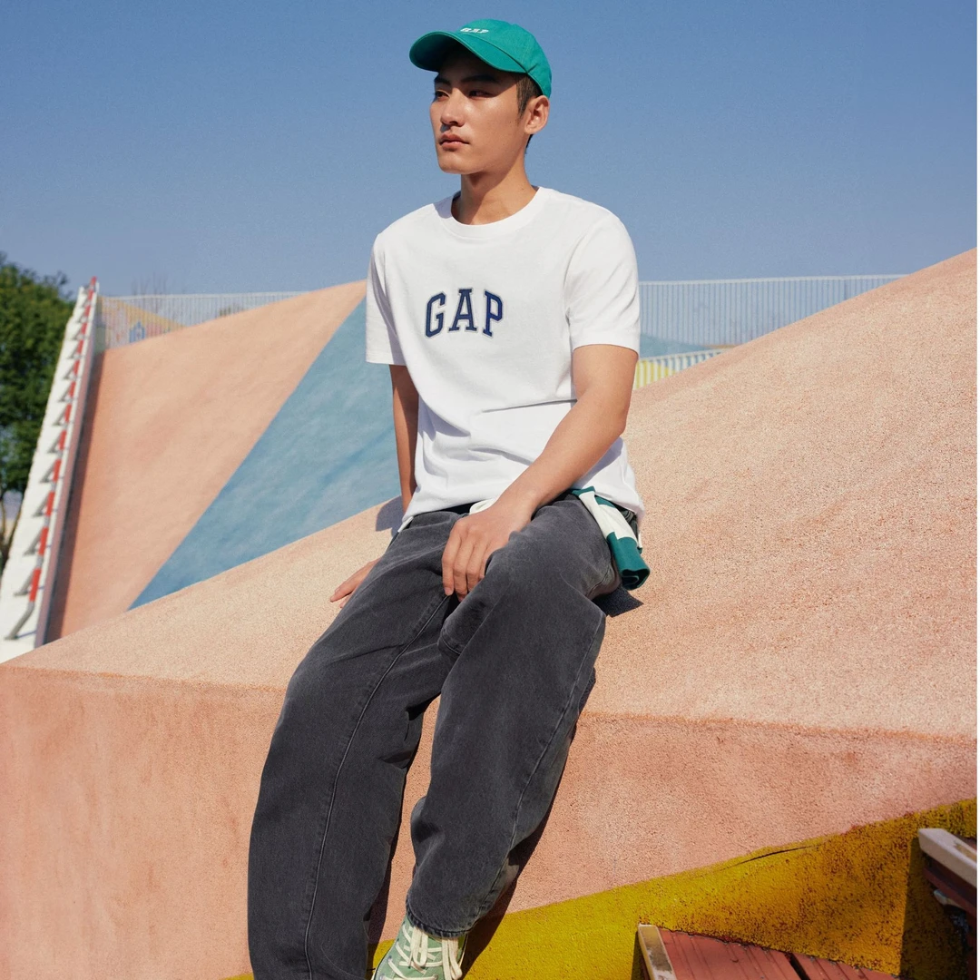 Gap男女装2025春季新款刺绣字母logo短袖情侣休闲上衣 570044