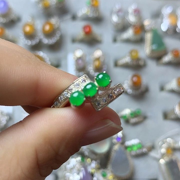 定制翡翠未镶嵌戒指