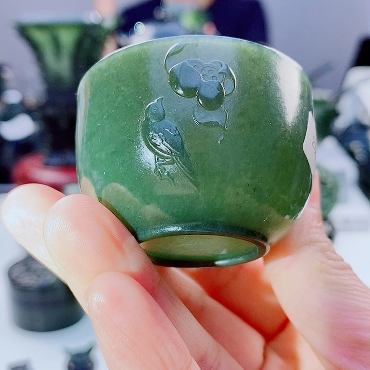颈饰未镶嵌和田玉（碧玉）