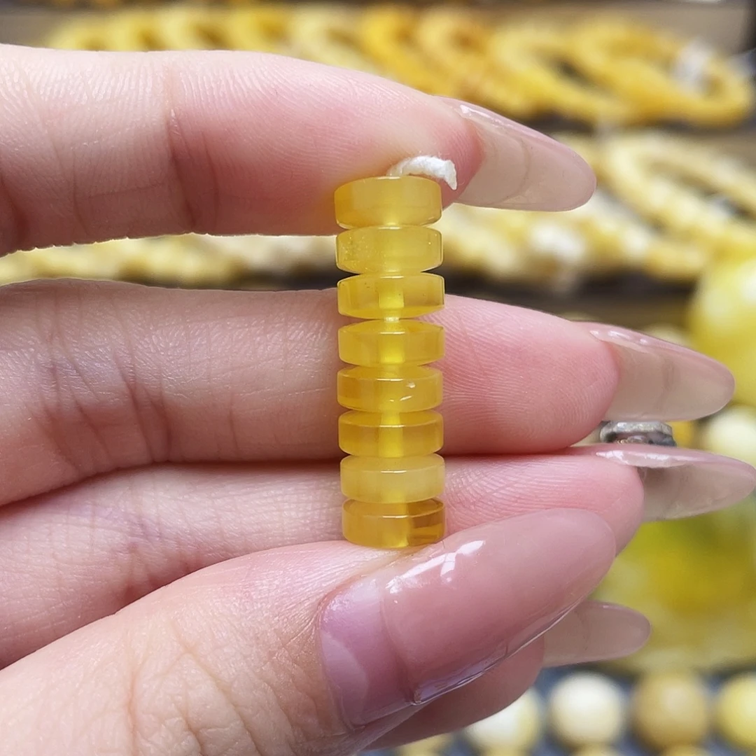 裸石琥珀未镶嵌7.9*2.8mm隔片瑕疵