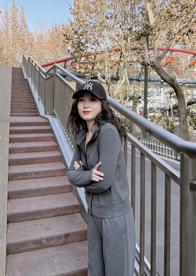 易缔媤女上衣D43551A1027