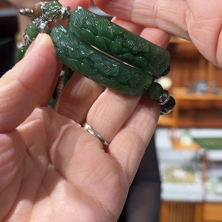 颈饰未镶嵌和田玉（糖玉）