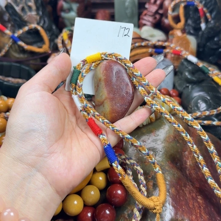 未镶嵌透闪石质玉珠宝奇石