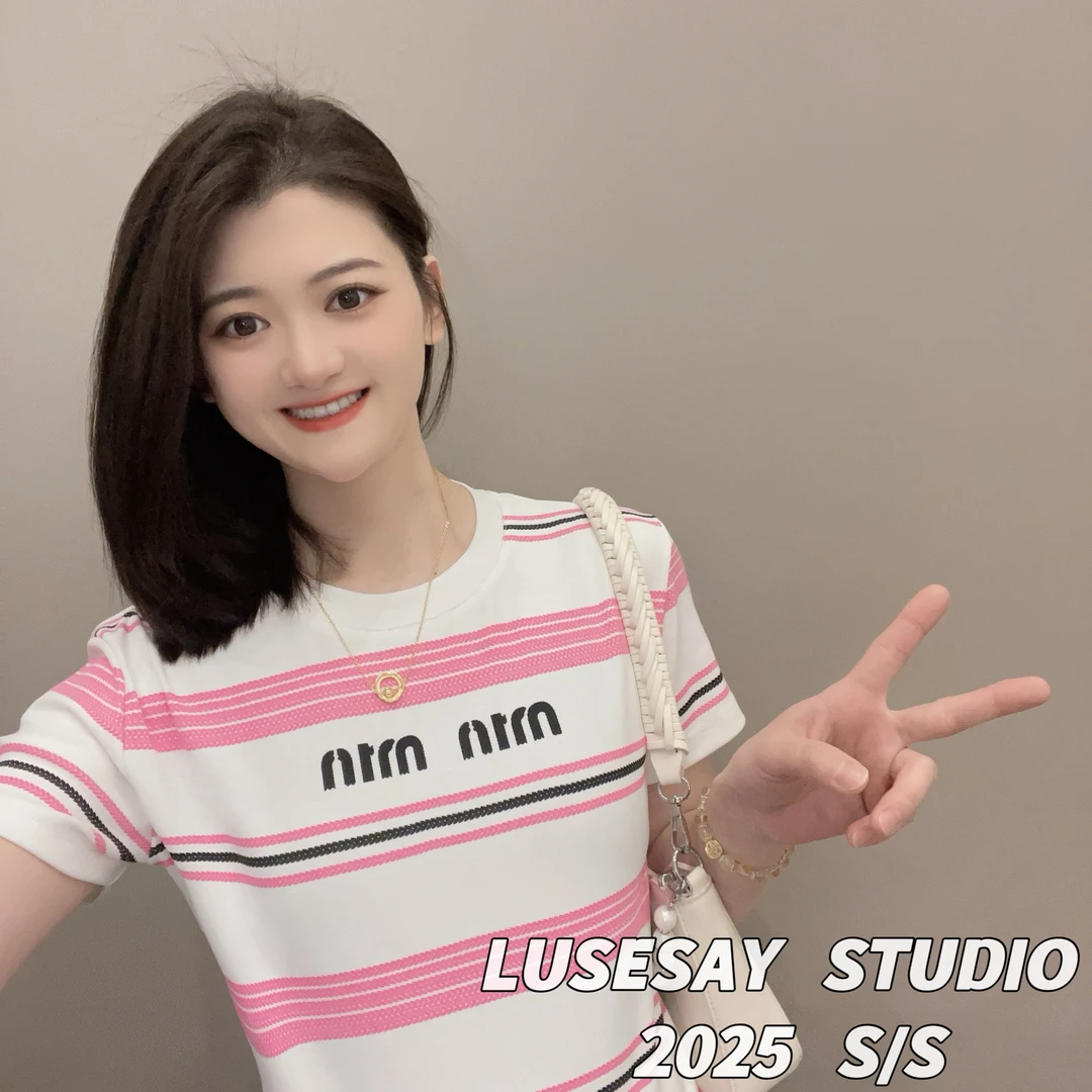 LUSESAY 字母设计感条纹 2025早春新款 短袖t恤女百搭休闲上衣