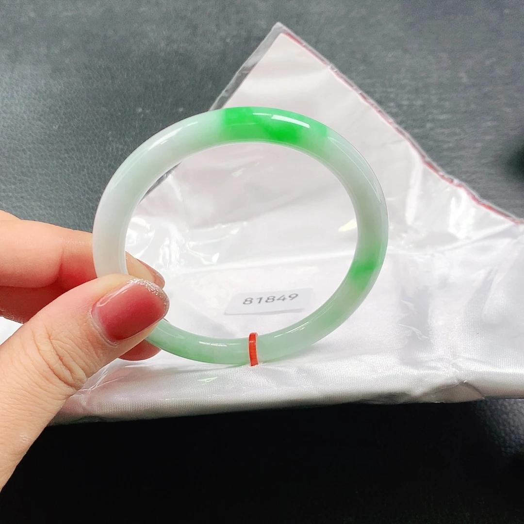 翡翠未镶嵌手镯（圆镯）03