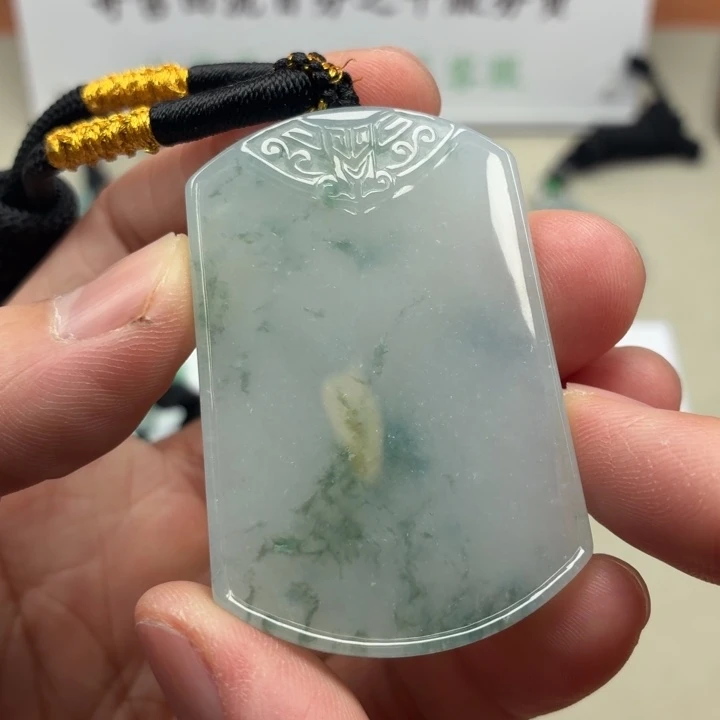 翡翠未镶嵌挂件天然翡翠