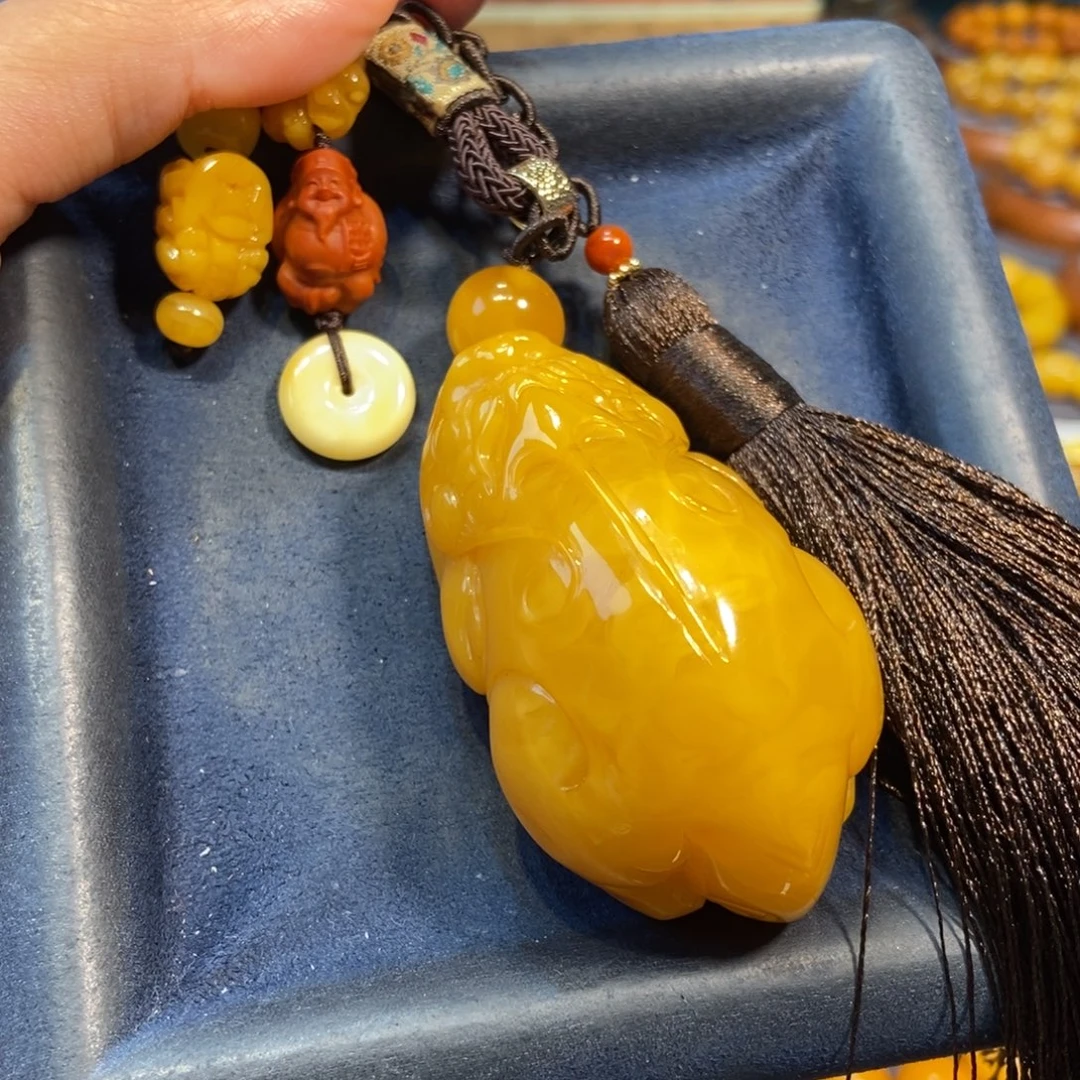 琥珀颈饰未镶嵌蜜蜡