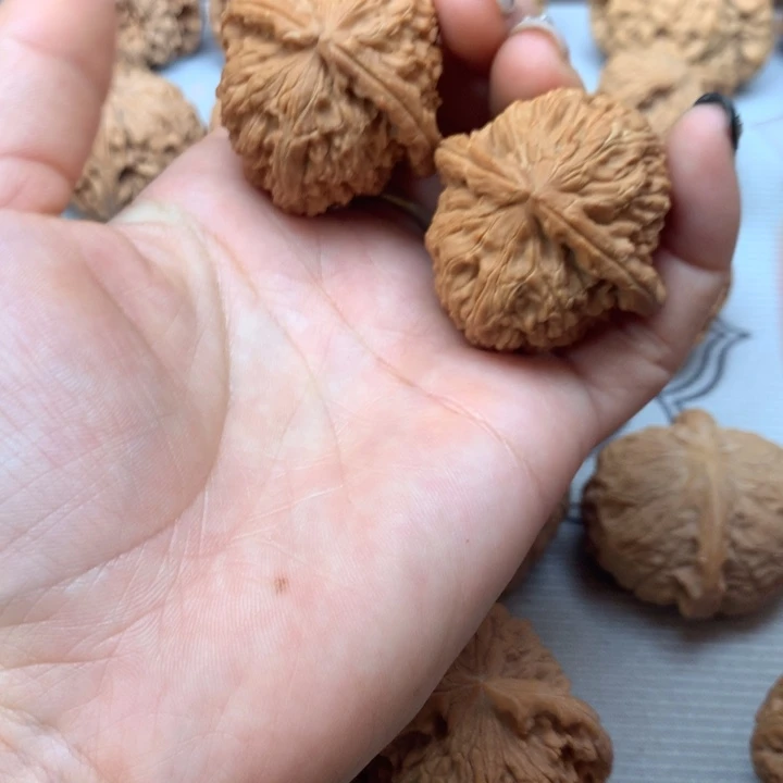 安***祥文玩核桃把件三角白