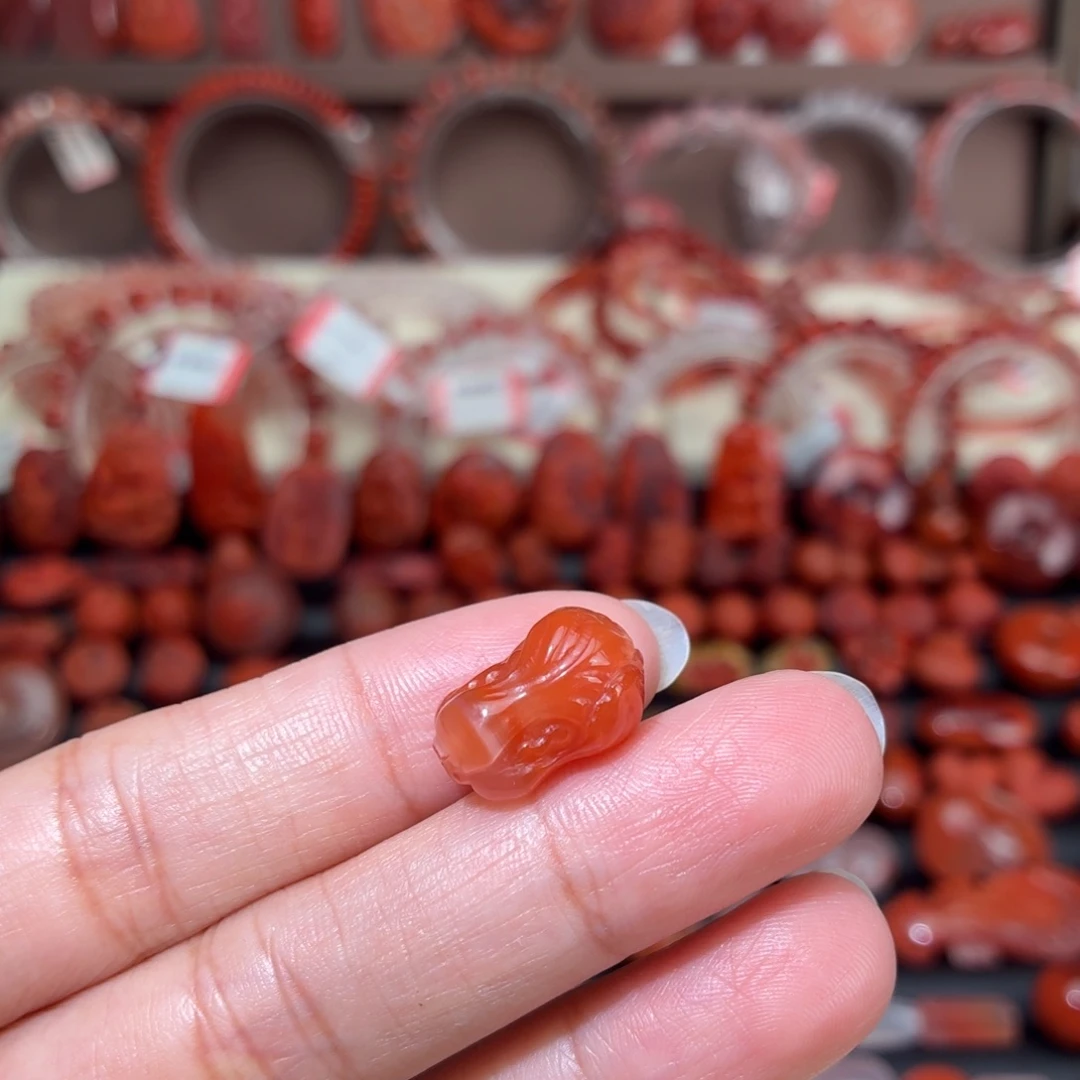 南红玛瑙未镶嵌颈饰白菜