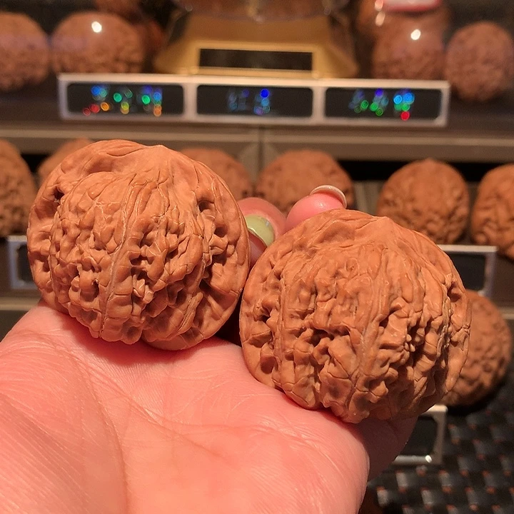 文玩核桃把件望月