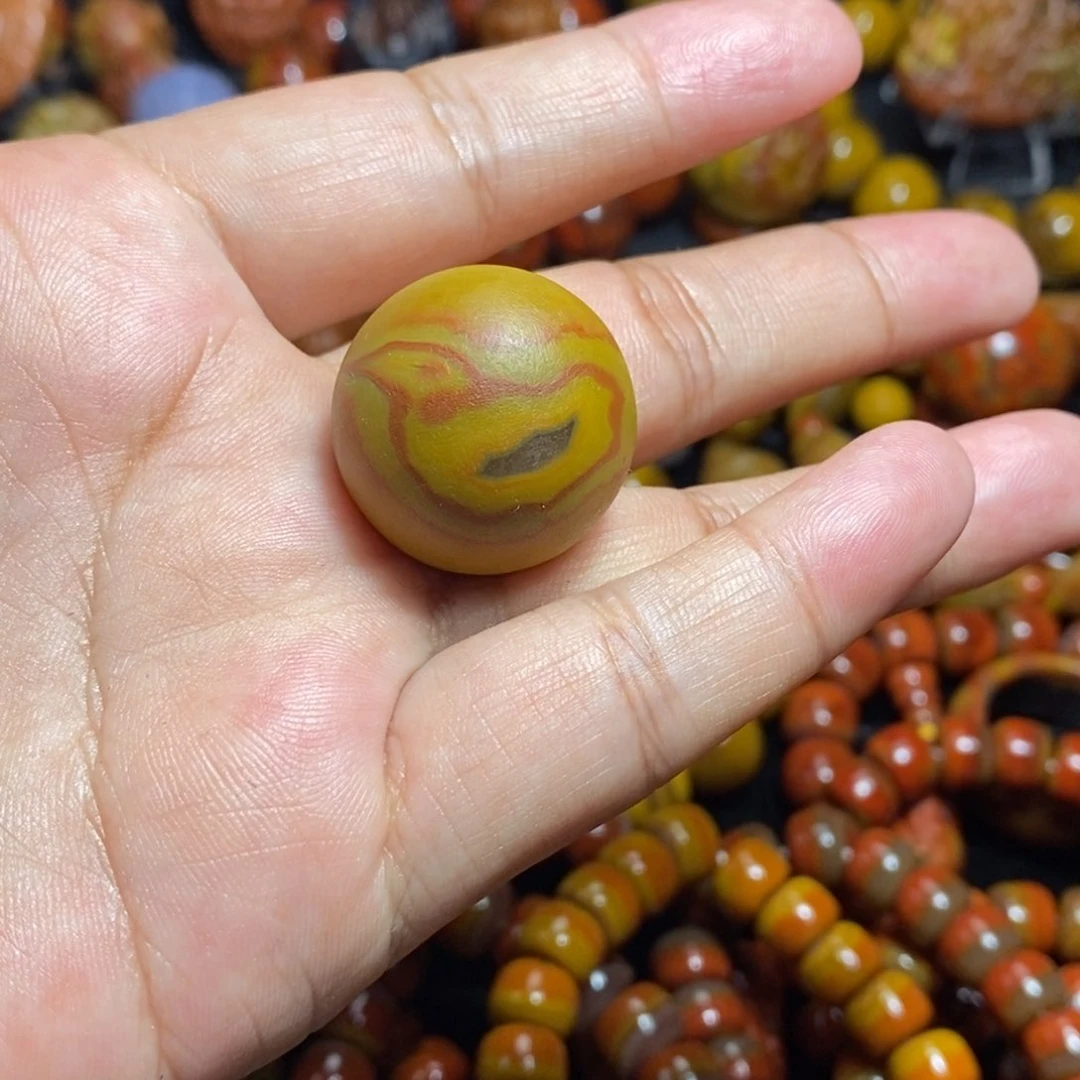 玛瑙/玉髓战国红未镶嵌方***贝