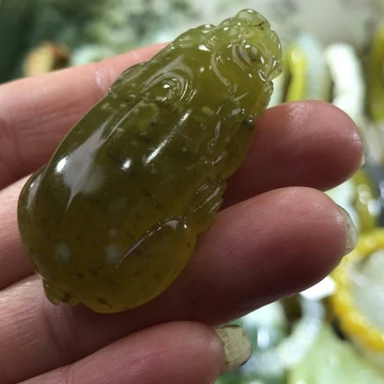 岫玉未镶嵌吊坠吊坠