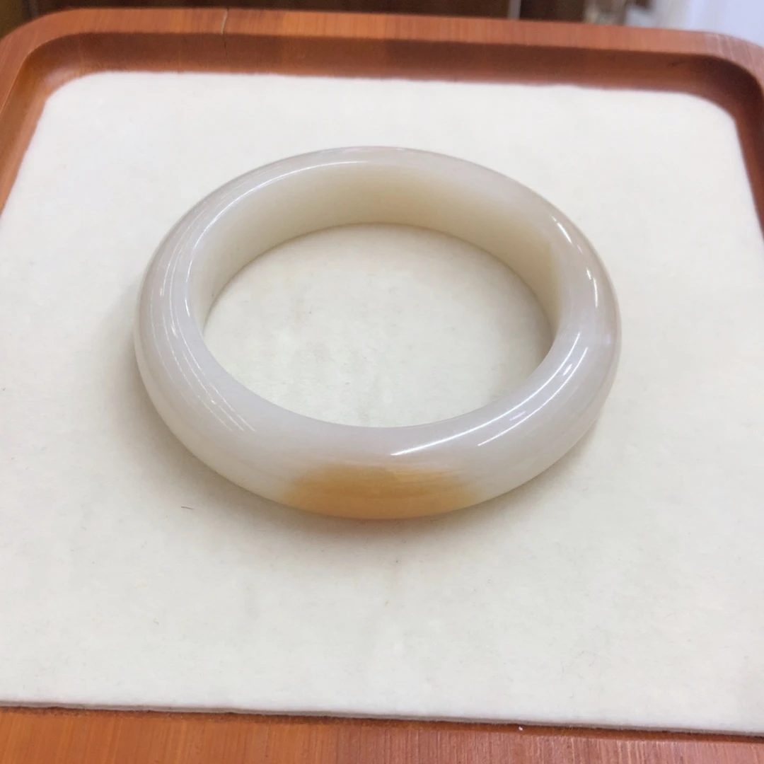 石英质玉未镶嵌手镯