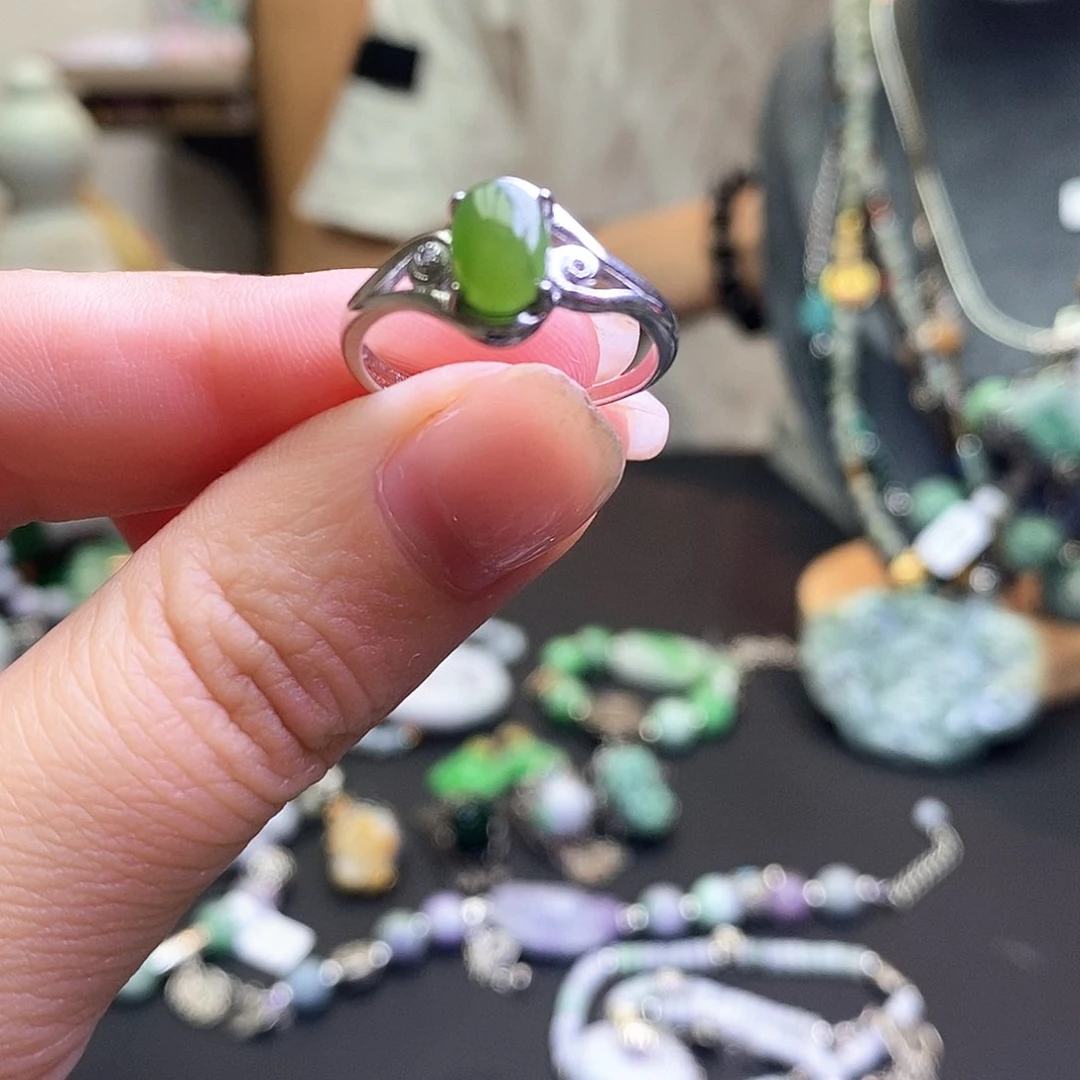 翡翠戒指未镶嵌戒指