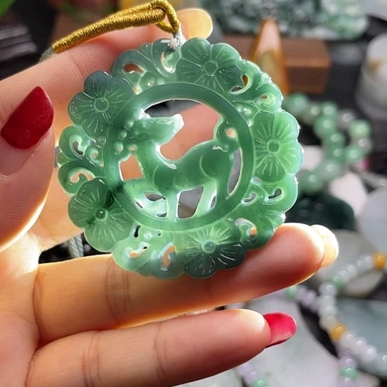 颈饰未镶嵌翡翠翡翠