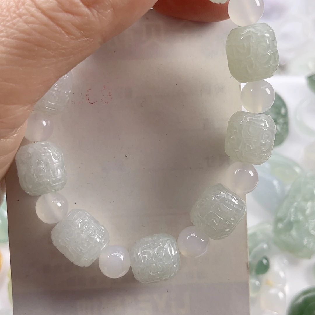 翡翠颈饰未镶嵌嘤****g手串