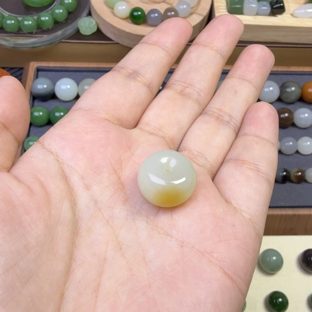 未镶嵌和田玉珠宝半成品新疆且末糖白胖扣