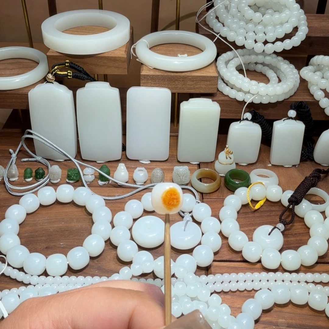 顽***家和田玉未镶嵌戒指