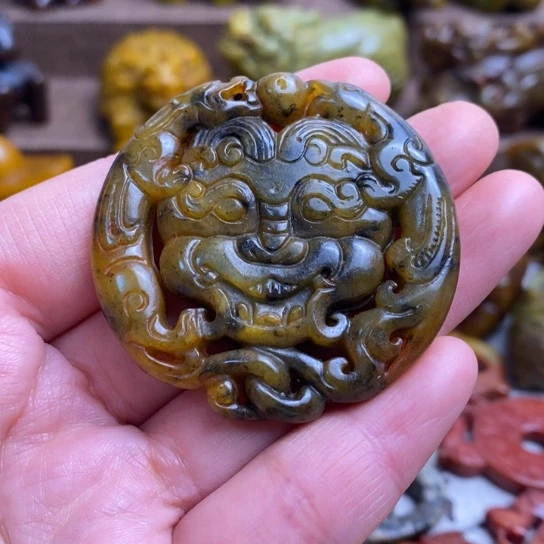 蛇纹石玉未镶嵌颈饰18