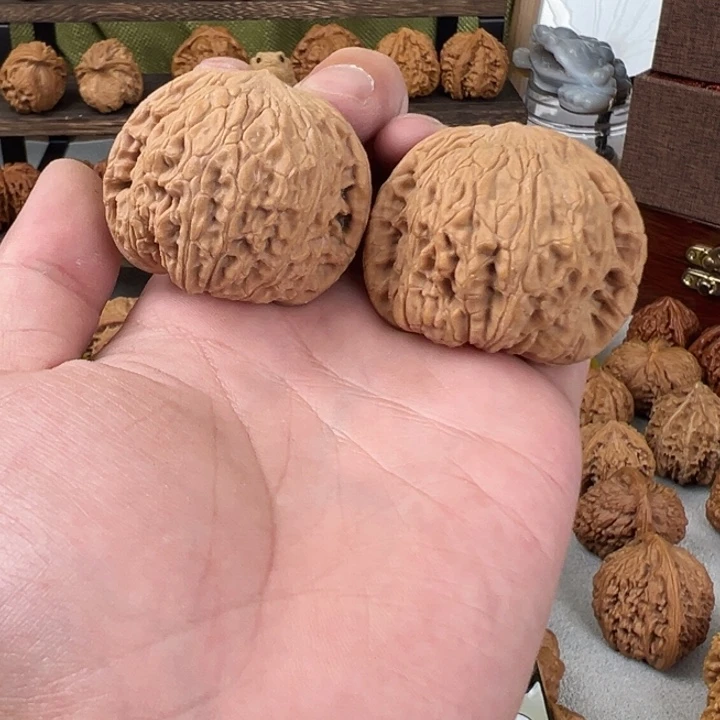 花***Z文玩核桃吊坠绣球哈哈