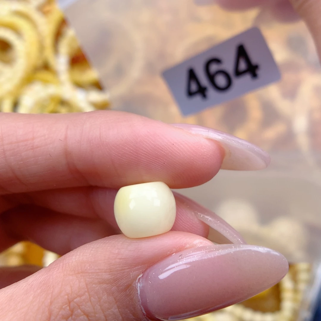 元***爹琥珀未镶嵌珠宝奇石