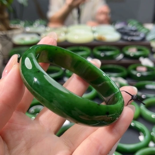 和田玉（碧玉）手镯未镶嵌