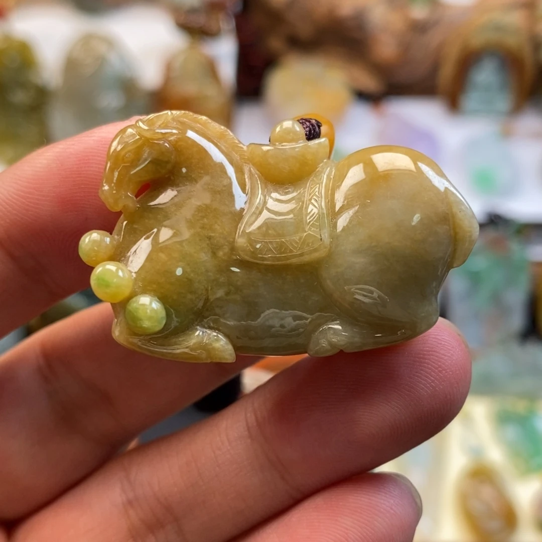 翡翠未镶嵌颈饰缅甸天然翡翠马上有钱