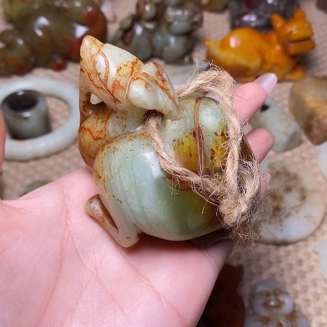 未镶嵌蛇纹石玉颈饰