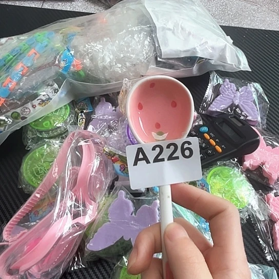 摆件…………………………………………………………………………