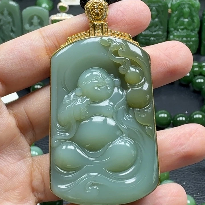 和田玉18K金镶嵌颈饰