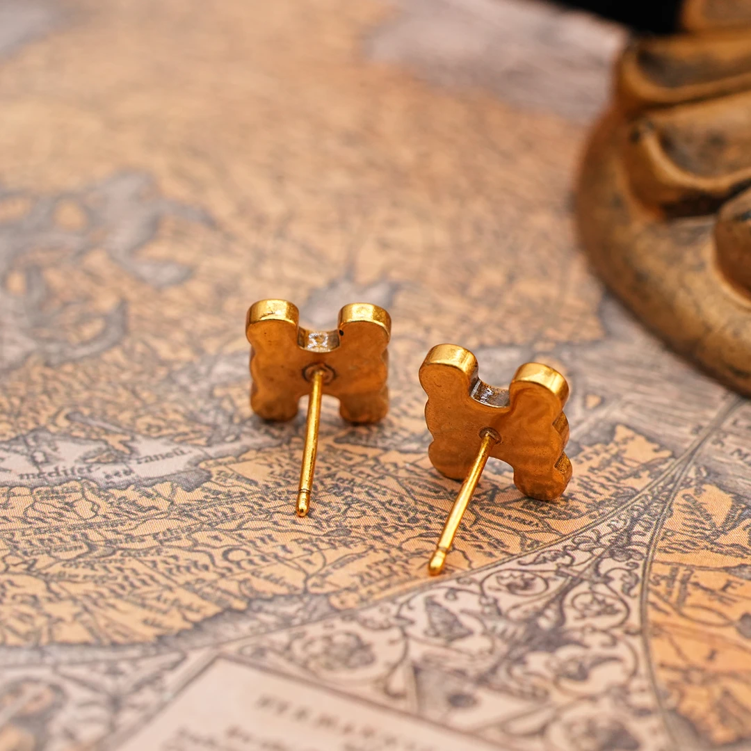 铜合金耳饰 LeLe 耳钉 轻奢小众别致百搭镶嵌黑色字母 595