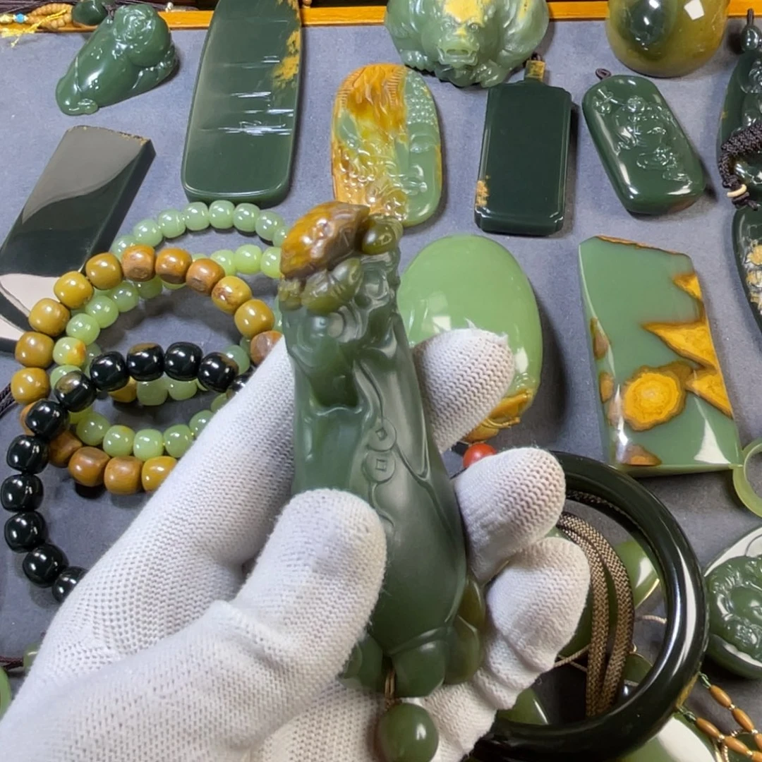 岫岩河磨玉（透闪石质玉）套链未镶嵌宫****?