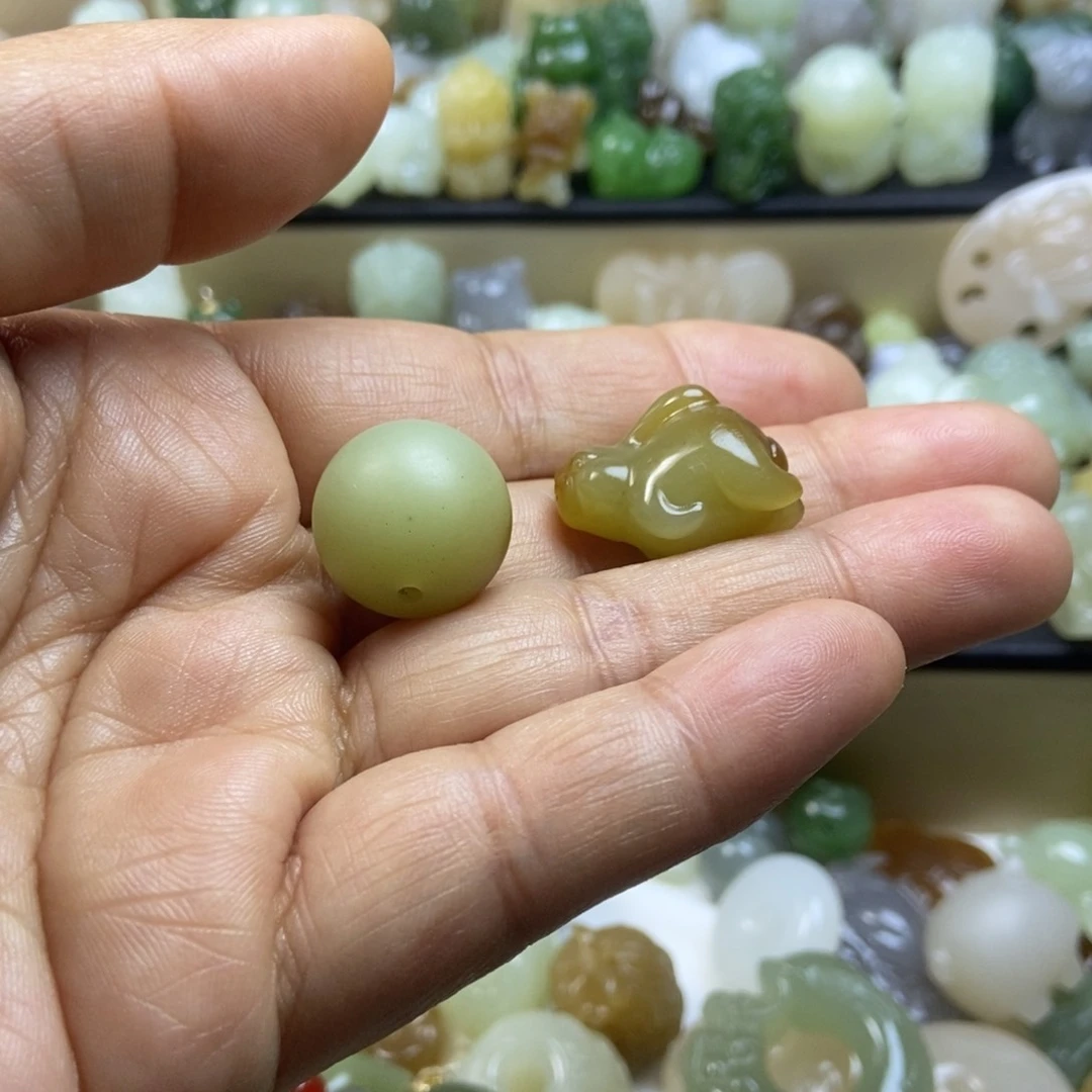 和田玉颈饰未镶嵌绝**就定制