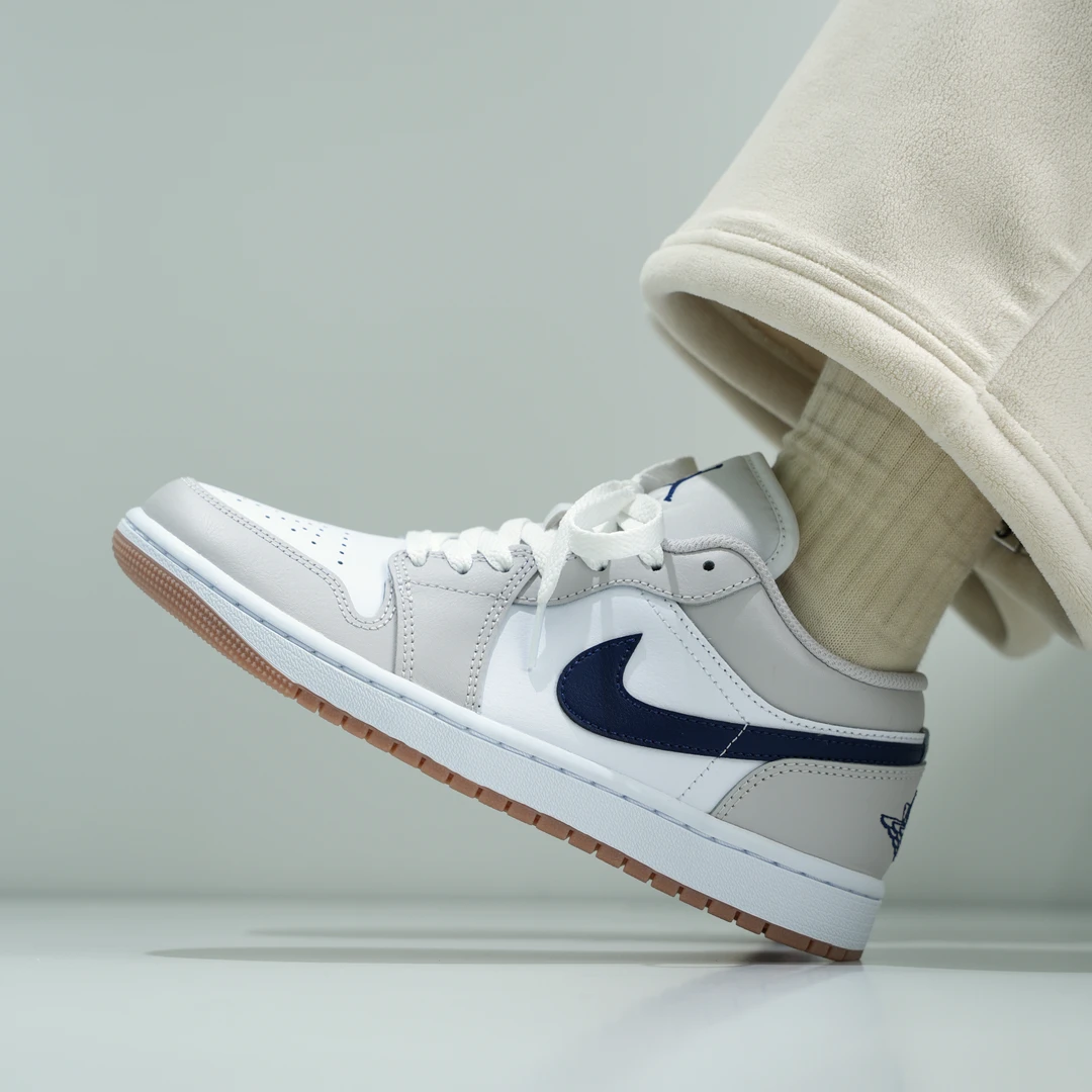 NIKE/耐克正品AIRJORDAN1LOWSE男灰白休闲运动鞋553558-146欧若风