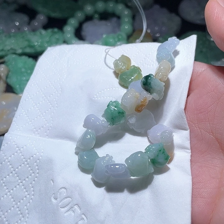 颈饰未镶嵌翡翠天